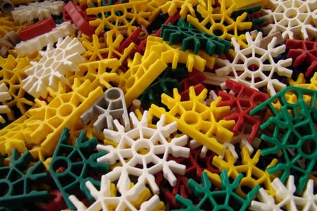 KNEX-pieces-e1346334541565